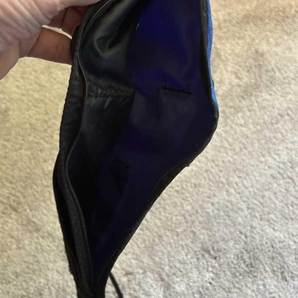 L.L. Bean Passport Wallet Traveler Pouch with Crossbody Strap and Belt Loops - Picture 8 of 9